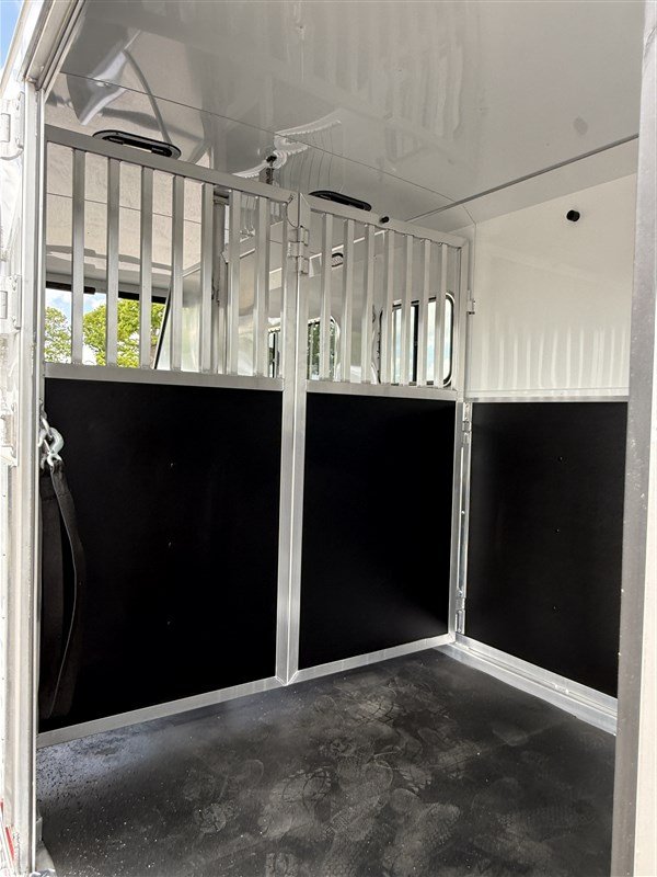 2026 Shadow 2+1 Gooseneck Trailer - Image 12