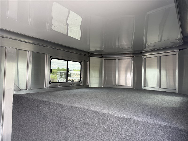 2026 Shadow 2+1 Gooseneck Trailer - Image 17