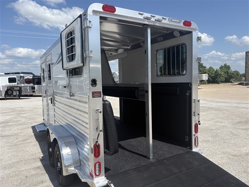 2027 4 Star 2H Straight Load + Side Ramp - Image 12