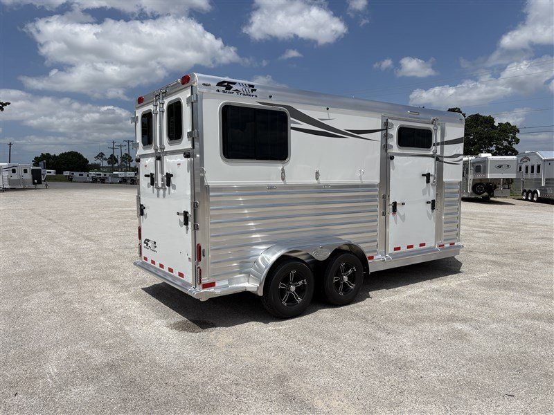 2027 4 Star 2H Straight Load + Side Ramp - Image 17