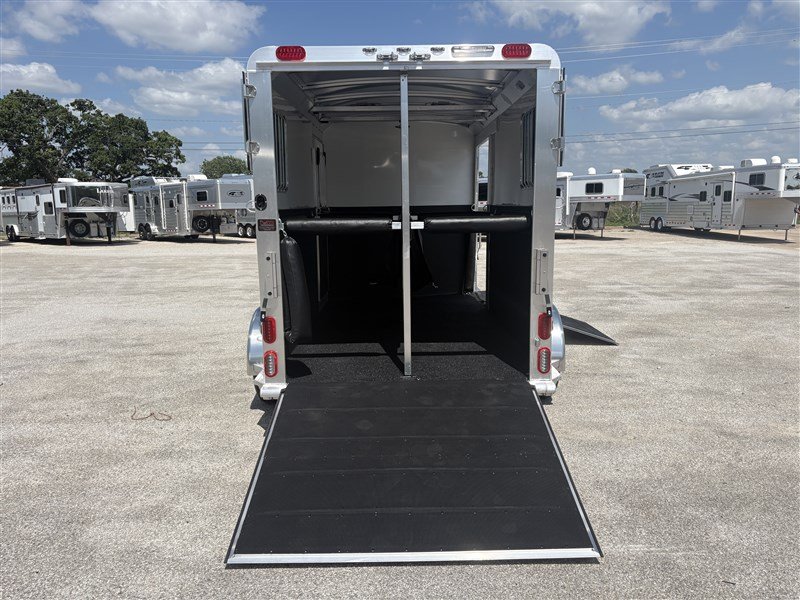 2027 4 Star 2H Straight Load + Side Ramp - Image 14